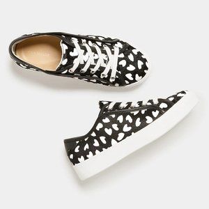 EUC Ann Taylor $138 Charisse Heart Print Haircalf Lace Up Sneakers Shoes Sz 8.5